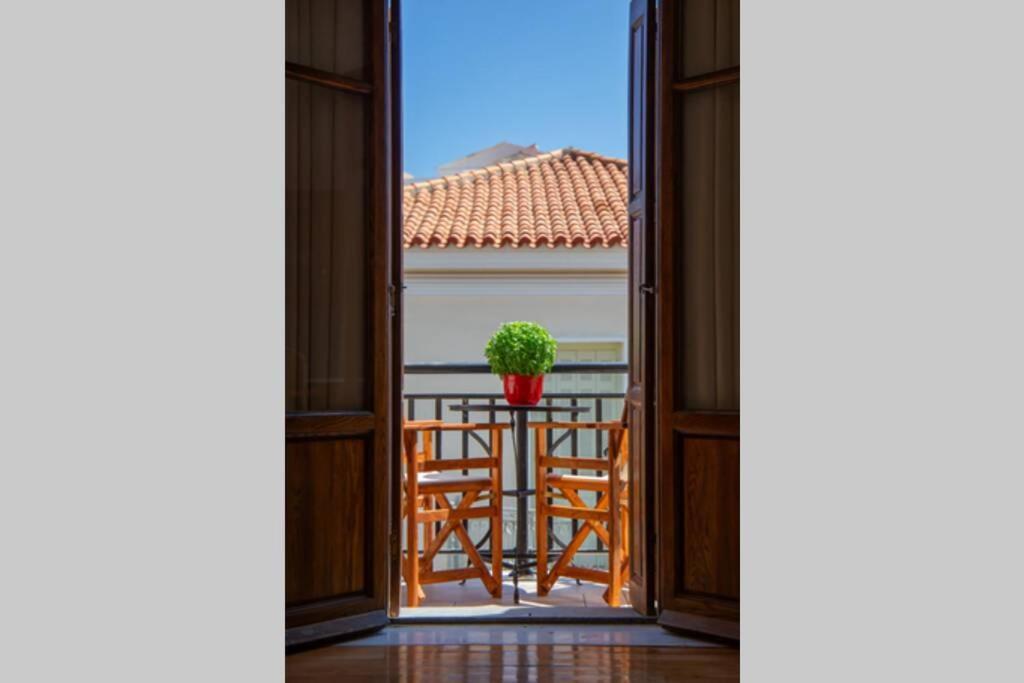 Seaview Stylish Flat In Andros - Walk To Beach Exterior photo